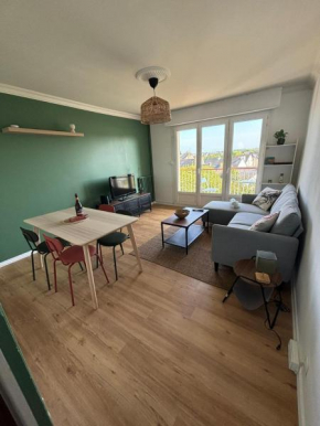 T3 refait à neuf avec balcon